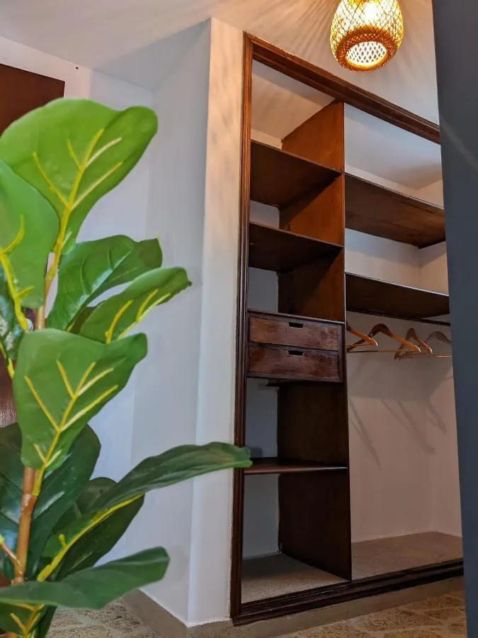 Habitacion Privada En El Poblado. Lo Mejor De Medellin Muy Cerca Apartment 0*,