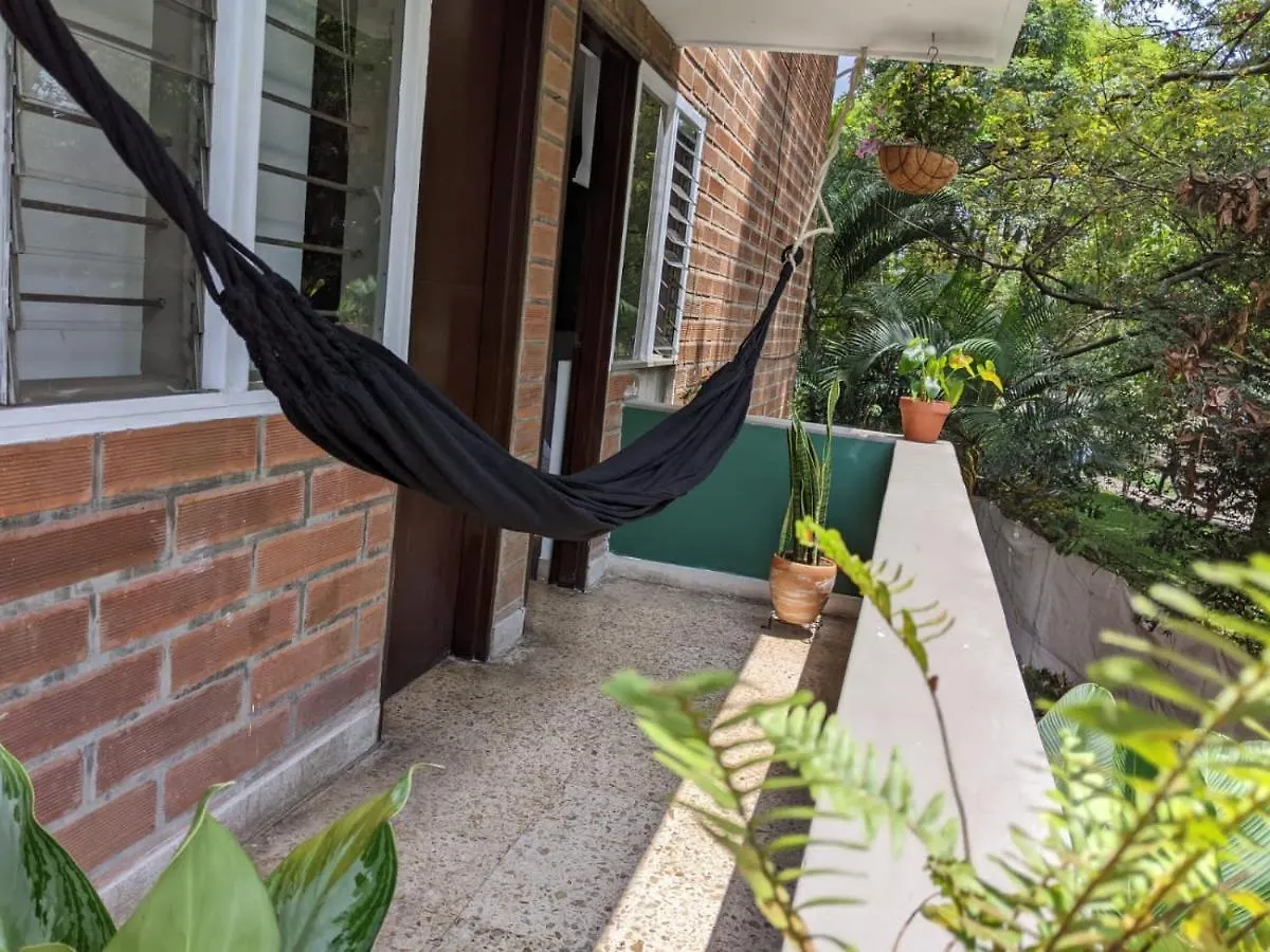 Homestay Habitacion Privada En El Poblado. Lo Mejor De Medellin Muy Cerca Apartment