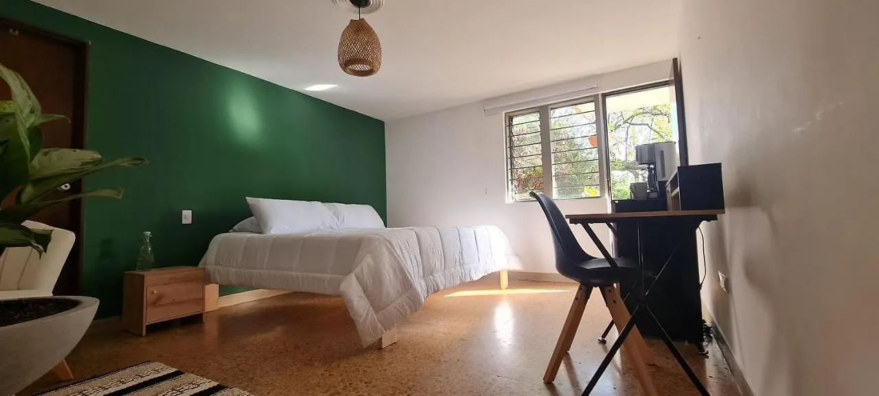 Habitacion Privada En El Poblado. Lo Mejor De Medellin Muy Cercaアパートメント