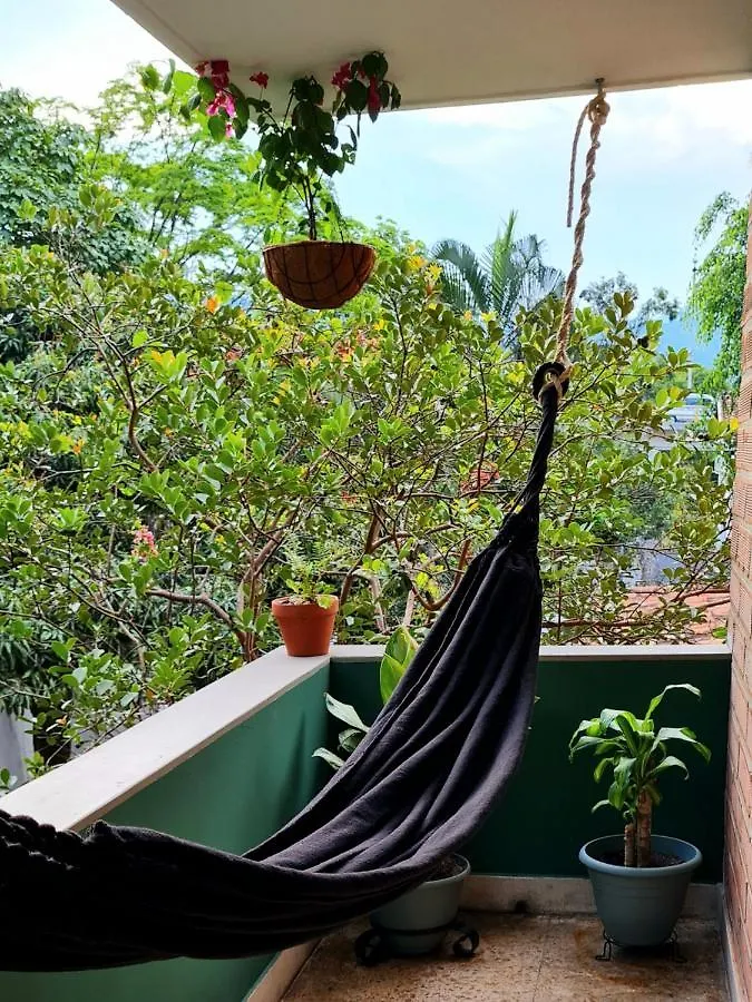 Homestay Habitacion Privada En El Poblado. Lo Mejor De Medellin Muy Cerca Apartment